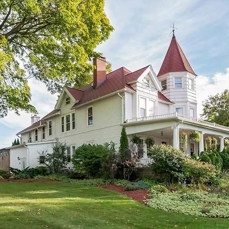 Kingsley House Bed & Breakfast - Full Home Fennville Esterno foto
