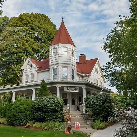 Kingsley House Bed & Breakfast - Full Home Fennville Esterno foto