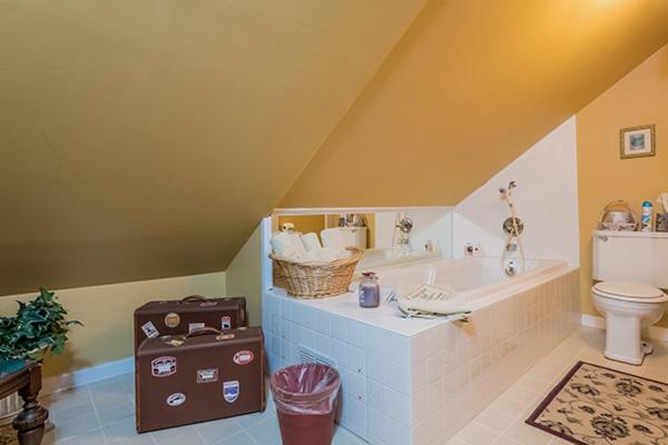 Kingsley House Bed & Breakfast - Full Home Fennville Esterno foto