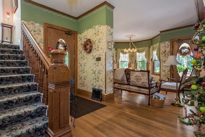Kingsley House Bed & Breakfast - Full Home Fennville Esterno foto