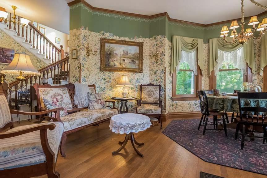 Kingsley House Bed & Breakfast - Full Home Fennville Esterno foto