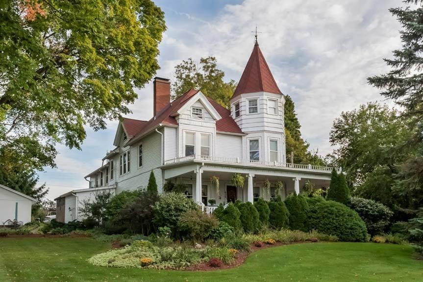 Kingsley House Bed & Breakfast - Full Home Fennville Esterno foto