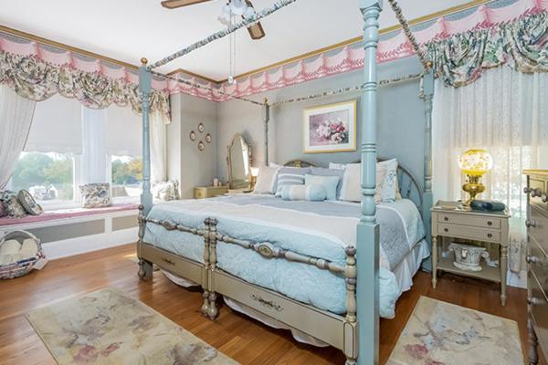 Kingsley House Bed & Breakfast - Full Home Fennville Esterno foto