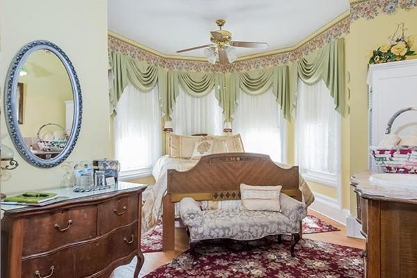 Kingsley House Bed & Breakfast - Full Home Fennville Esterno foto